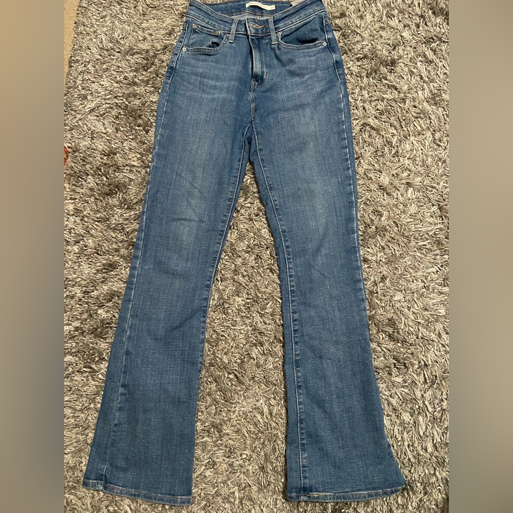 Levis boot cut medium wash stretchy jeans